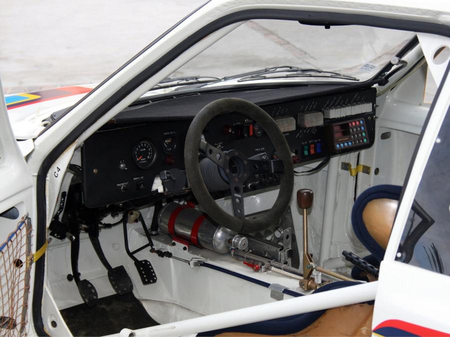 Peugeot 205 T16 Rally Car 1984 года  (фото 15 из 24)